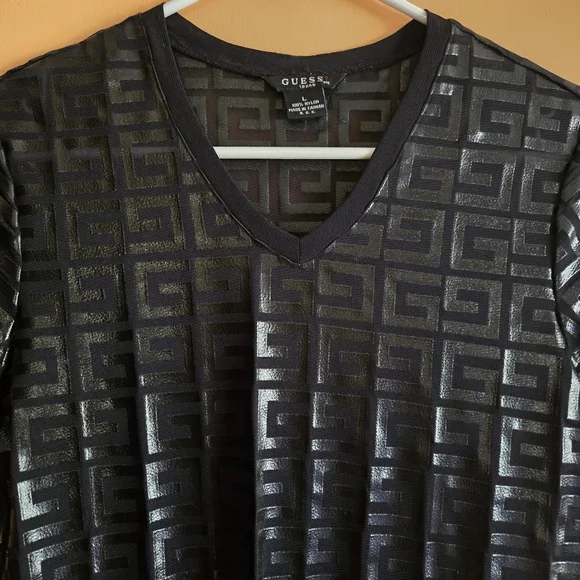 Guess V-neck Lace Logo Tee, L (PTP=18") - Picture 2 of 5